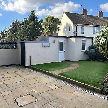 Cosy En-Suite Double Room1 Heathrow Accommodation Northolt エクステリア 写真