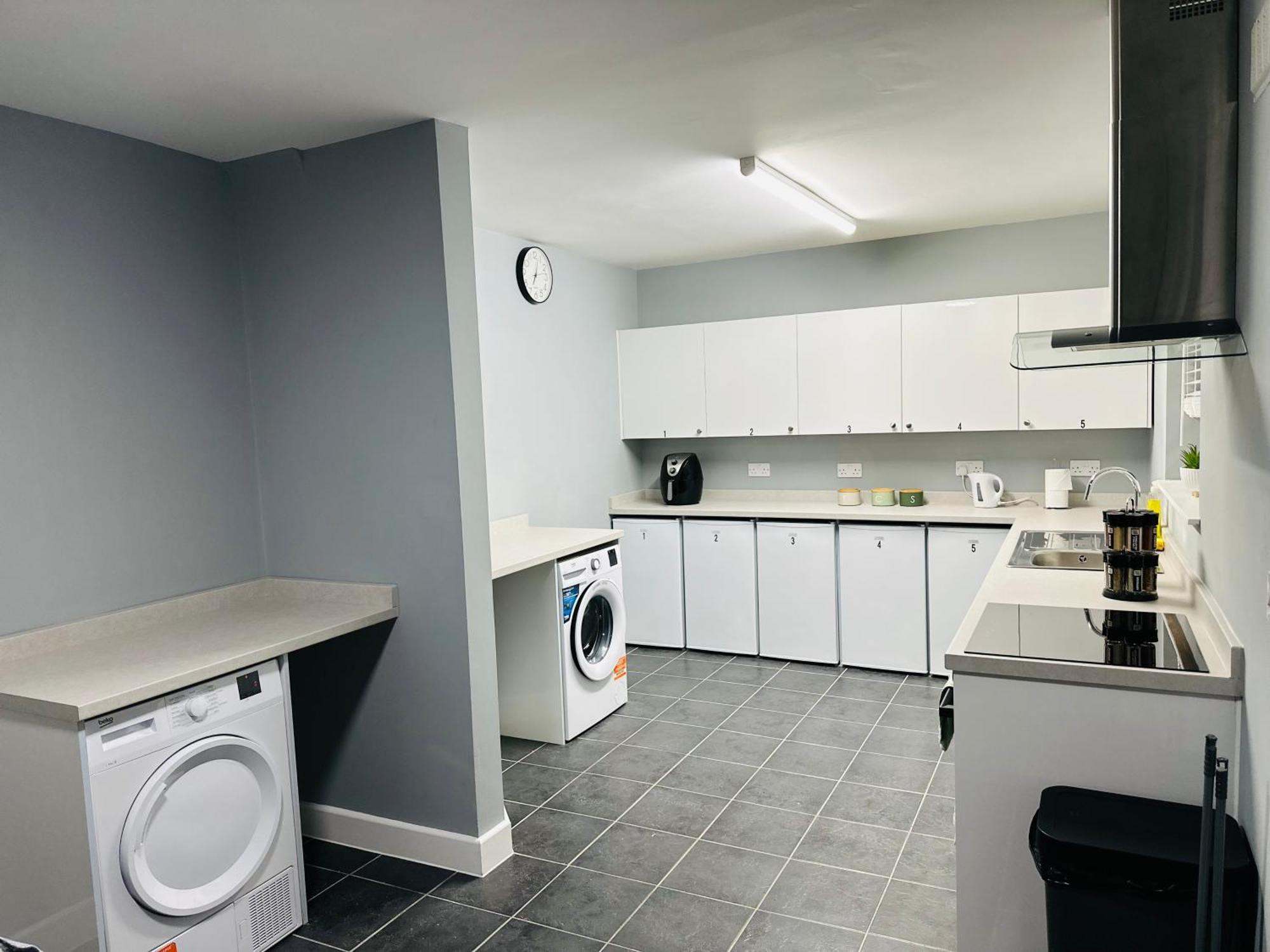 Cosy En-Suite Double Room1 Heathrow Accommodation Northolt エクステリア 写真